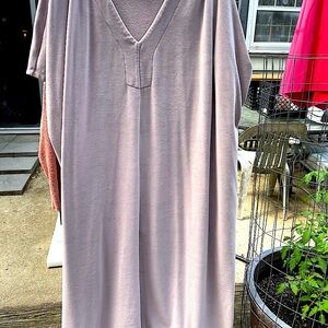 Barefoot Dreams Luxechic in Soft taupe. Absolutely a beautiful piece of clothing